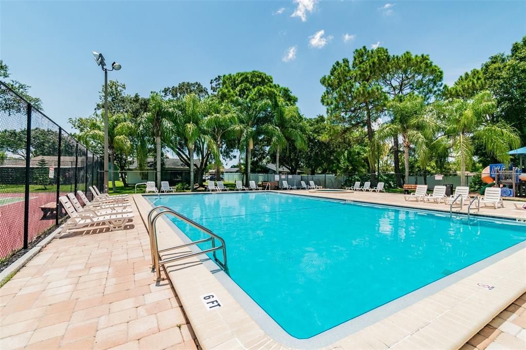 For Sale: $169,000 (2 beds, 2 baths, 915 Square Feet)