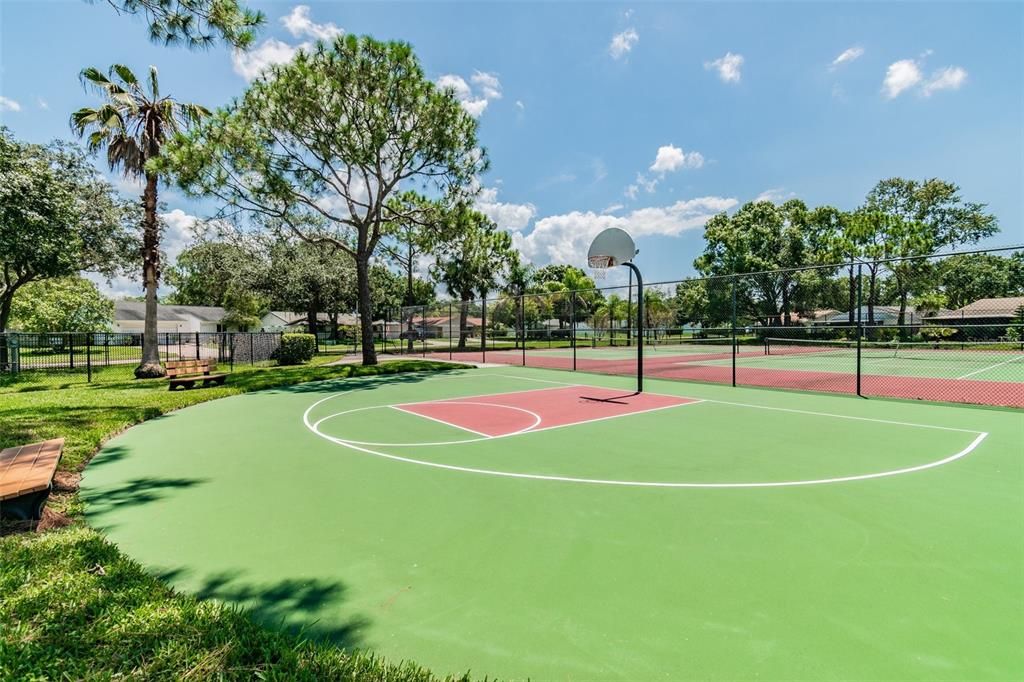 For Sale: $169,000 (2 beds, 2 baths, 915 Square Feet)