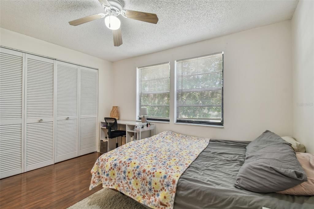 For Sale: $169,000 (2 beds, 2 baths, 915 Square Feet)