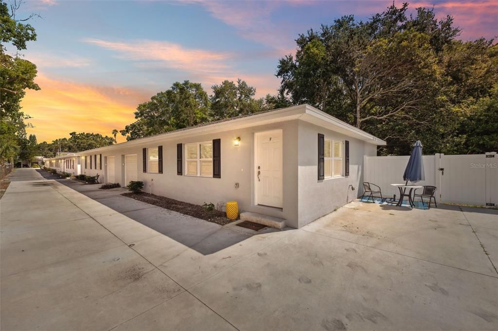 Recently Rented: $2,300 (2 beds, 2 baths, 1015 Square Feet)