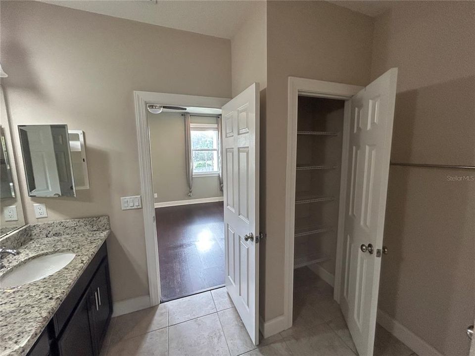 For Sale: $330,000 (3 beds, 2 baths, 1525 Square Feet)