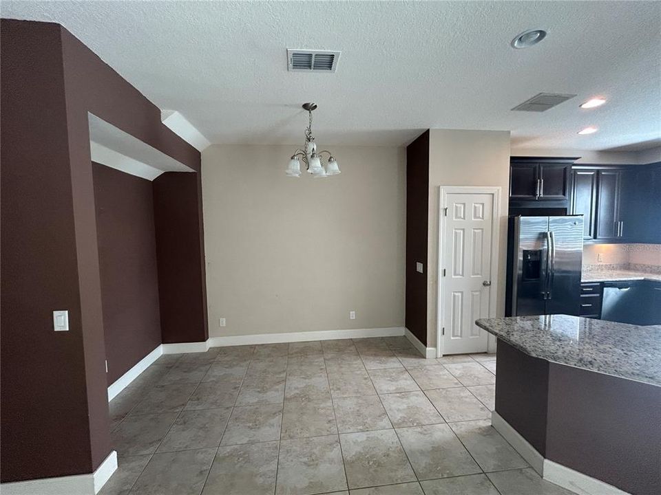 For Sale: $330,000 (3 beds, 2 baths, 1525 Square Feet)