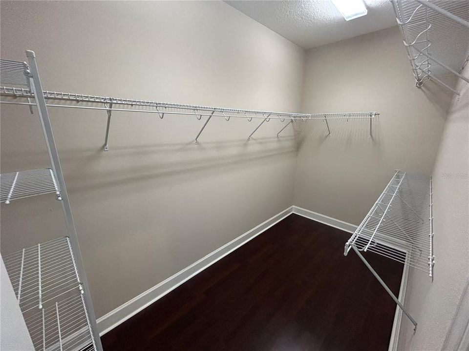 For Sale: $330,000 (3 beds, 2 baths, 1525 Square Feet)