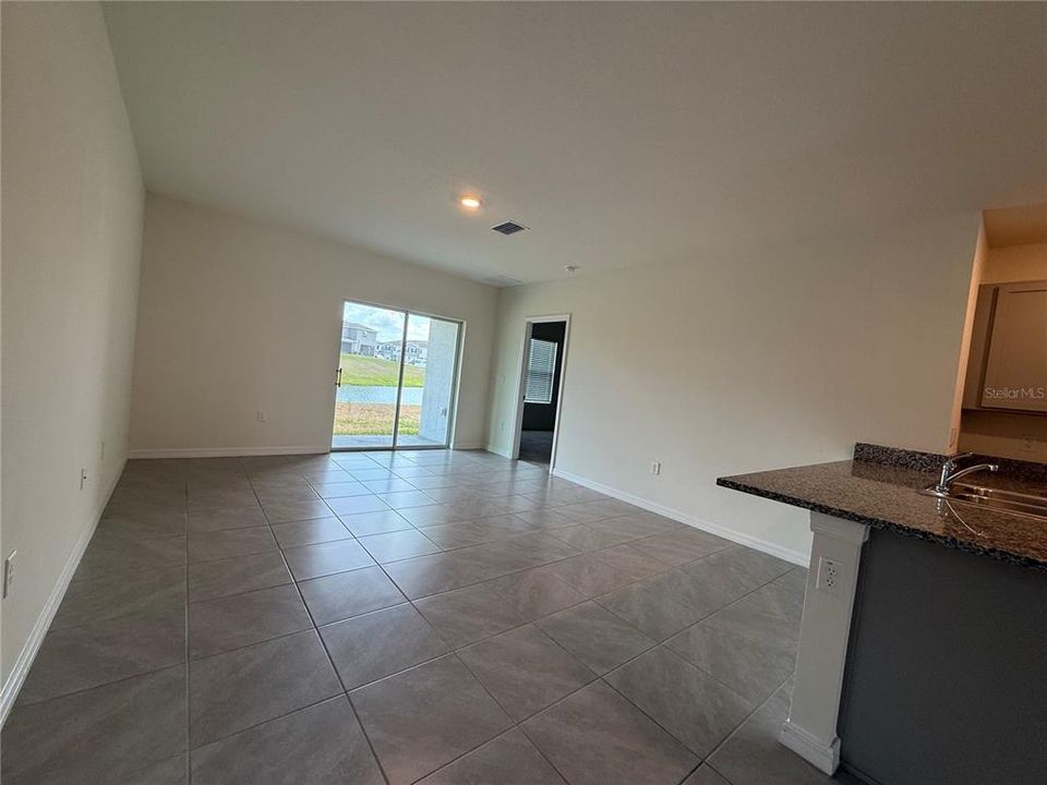 出租: $2,500 (3 贝兹, 2 浴室, 1566 平方英尺)