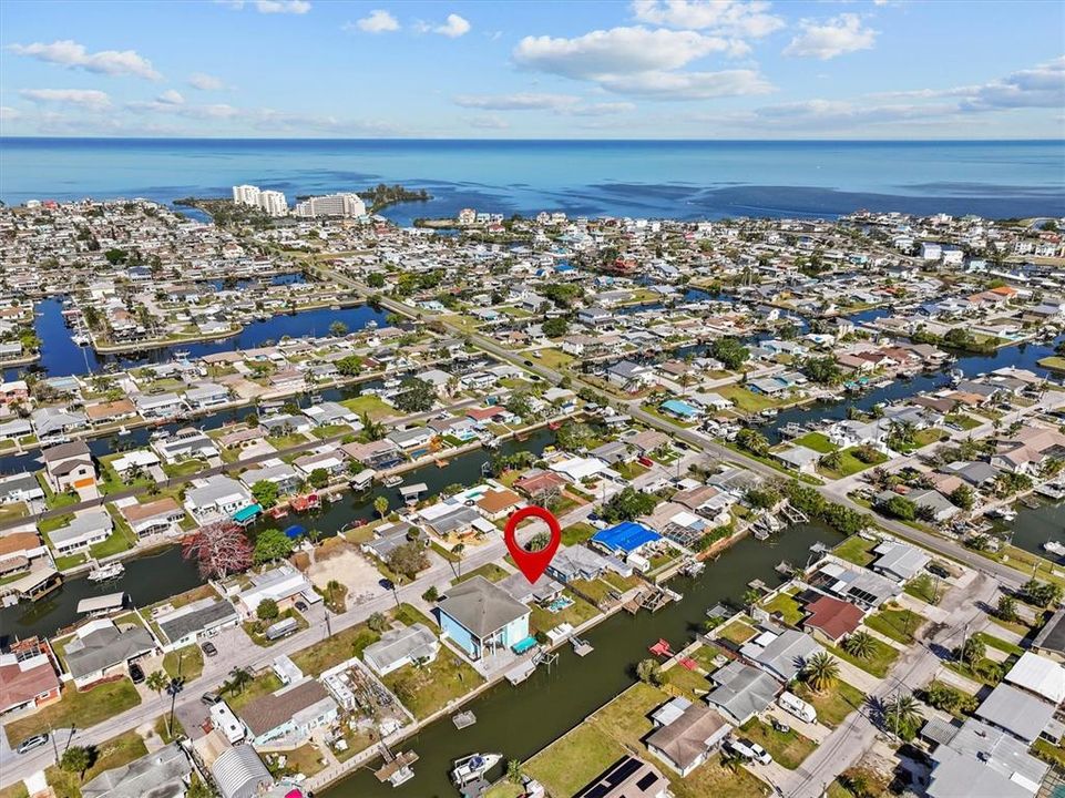 For Sale: $300,000 (2 beds, 1 baths, 1028 Square Feet)