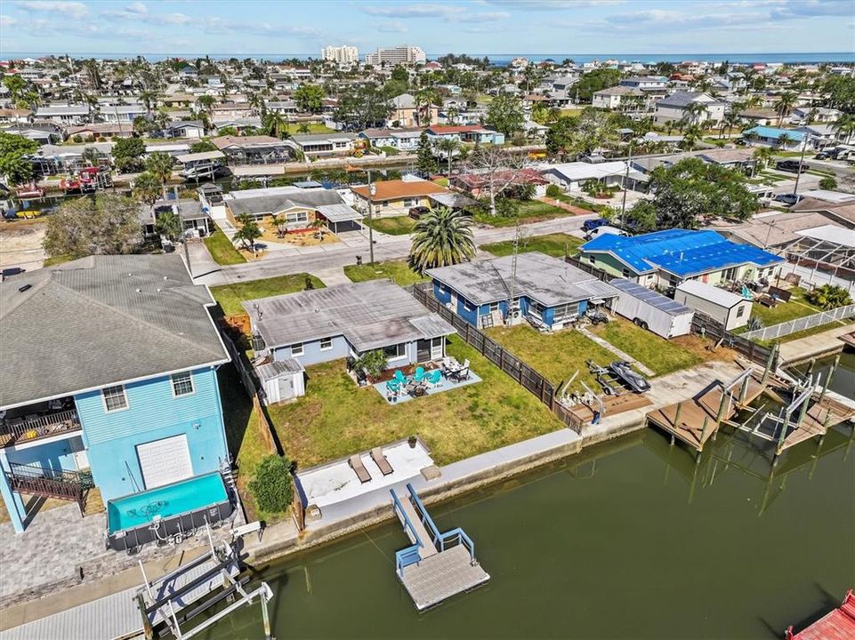 For Sale: $300,000 (2 beds, 1 baths, 1028 Square Feet)