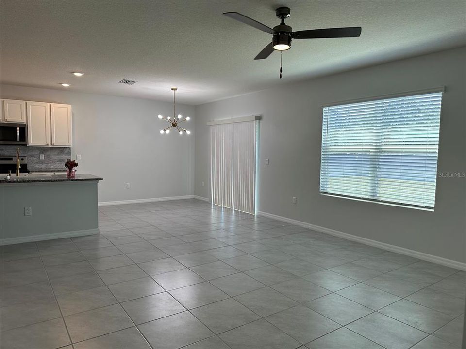 En Renta: $3,000 (5 camas, 3 baños, 2674 Pies cuadrados)