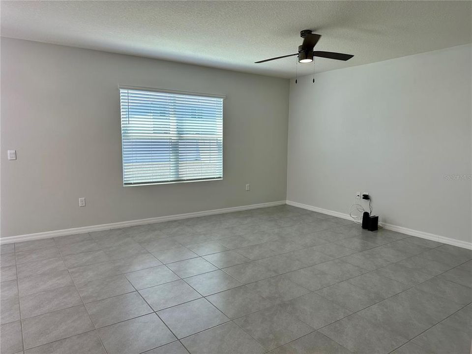 En Renta: $3,000 (5 camas, 3 baños, 2674 Pies cuadrados)