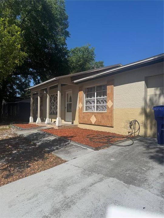 Active With Contract: $240,000 (3 beds, 2 baths, 1066 Square Feet)