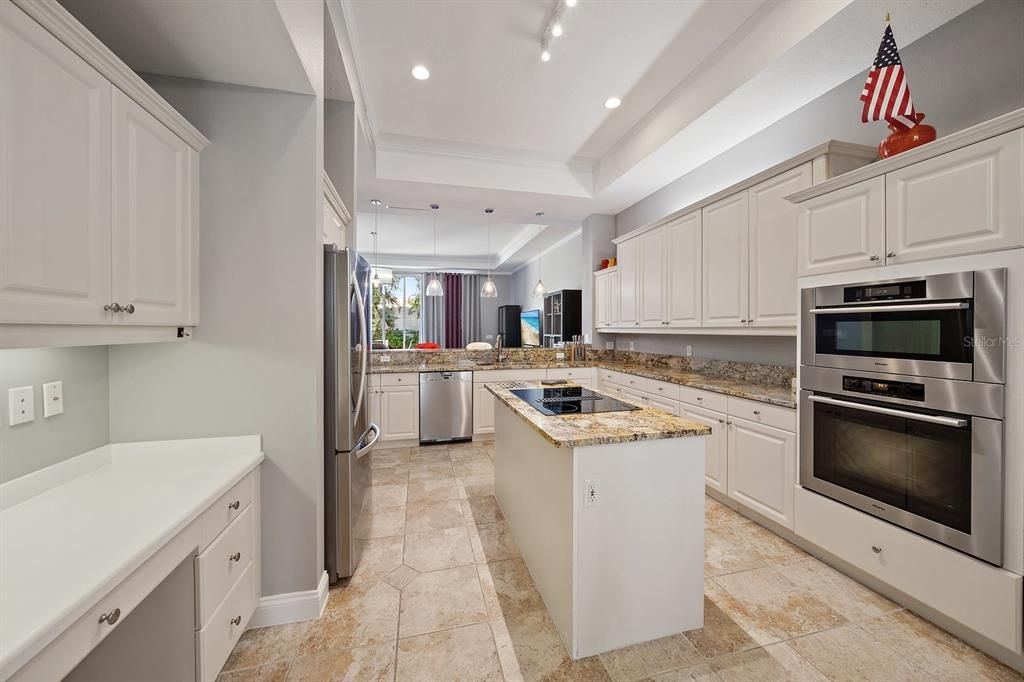 For Sale: $980,000 (3 beds, 3 baths, 3046 Square Feet)