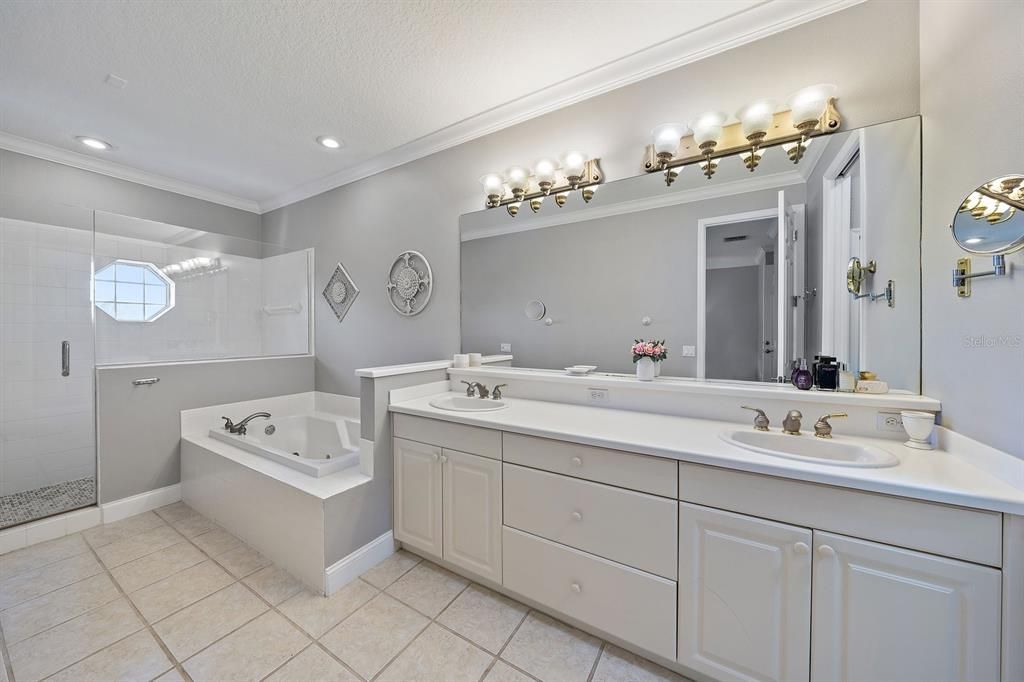 For Sale: $980,000 (3 beds, 3 baths, 3046 Square Feet)