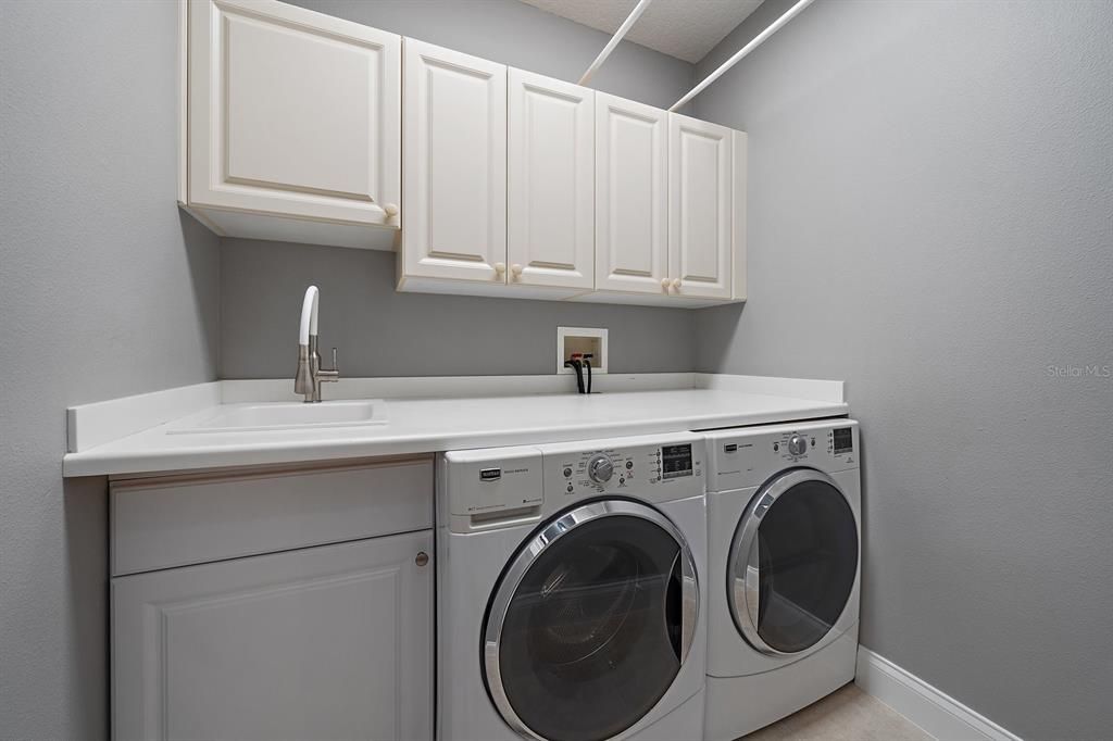 For Sale: $980,000 (3 beds, 3 baths, 3046 Square Feet)