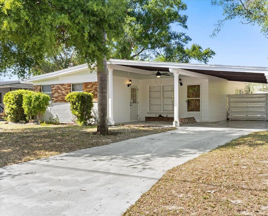 Recently Sold: $355,000 (3 beds, 2 baths, 1100 Square Feet)