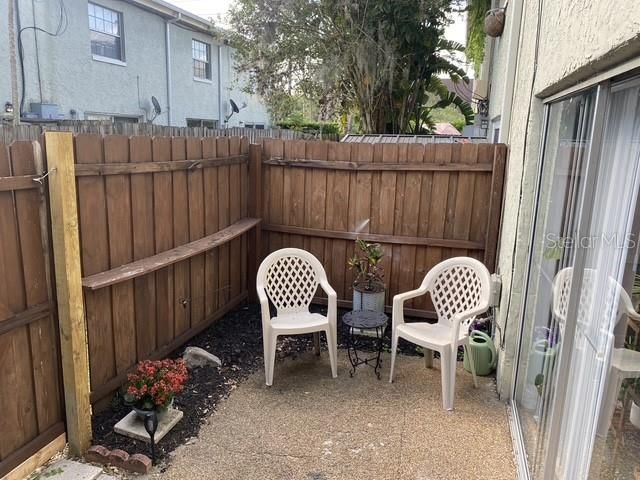 Active With Contract: $165,000 (2 beds, 1 baths, 1088 Square Feet)