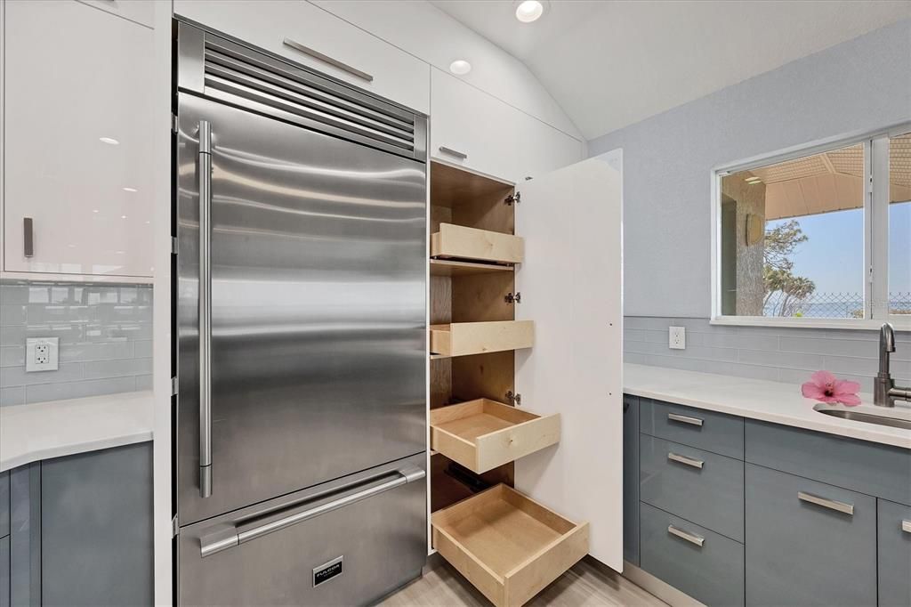 待售: $3,500,000 (4 贝兹, 3 浴室, 3012 平方英尺)