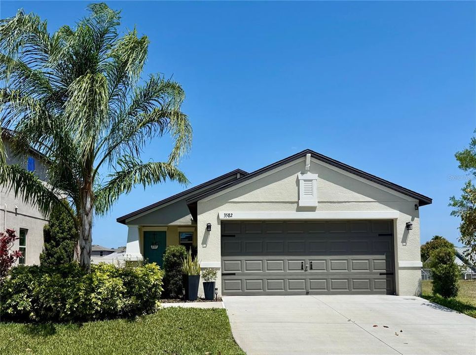 Recently Sold: $380,000 (3 beds, 2 baths, 1270 Square Feet)