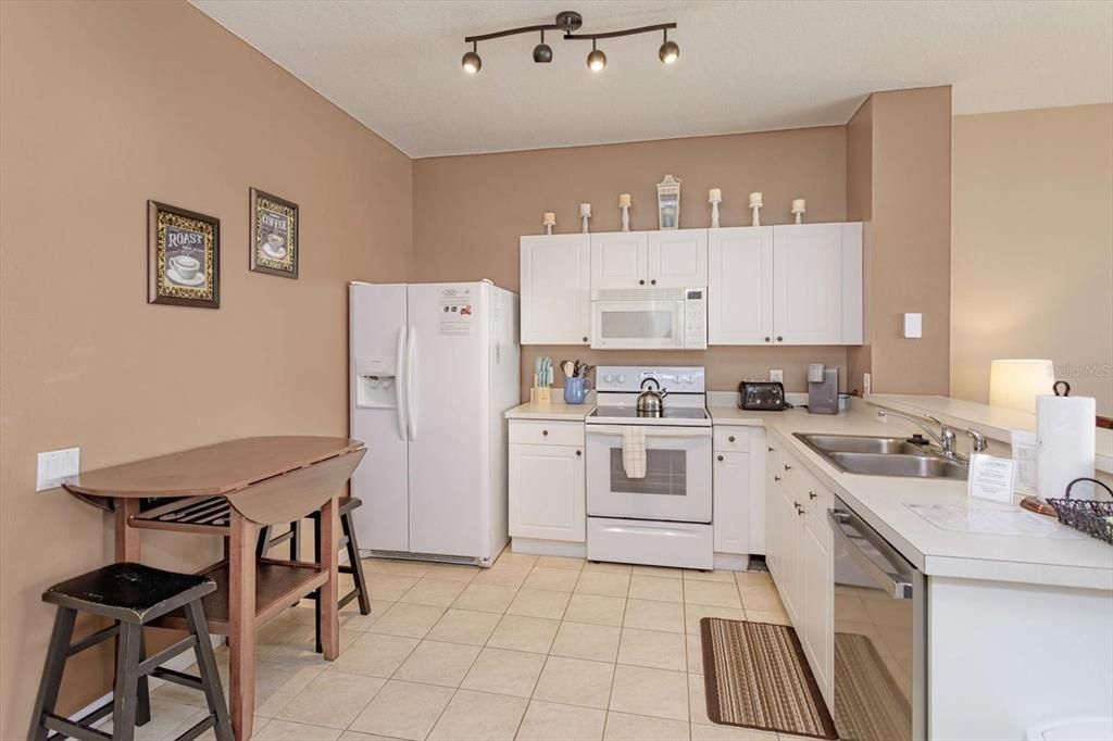 For Sale: $347,500 (3 beds, 3 baths, 1440 Square Feet)