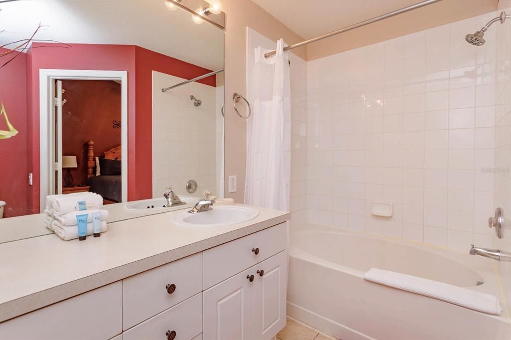 For Sale: $347,500 (3 beds, 3 baths, 1440 Square Feet)