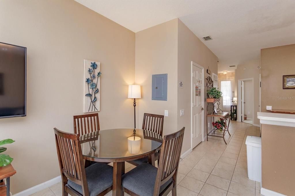 For Sale: $347,500 (3 beds, 3 baths, 1440 Square Feet)