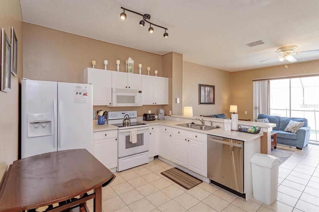 For Sale: $347,500 (3 beds, 3 baths, 1440 Square Feet)