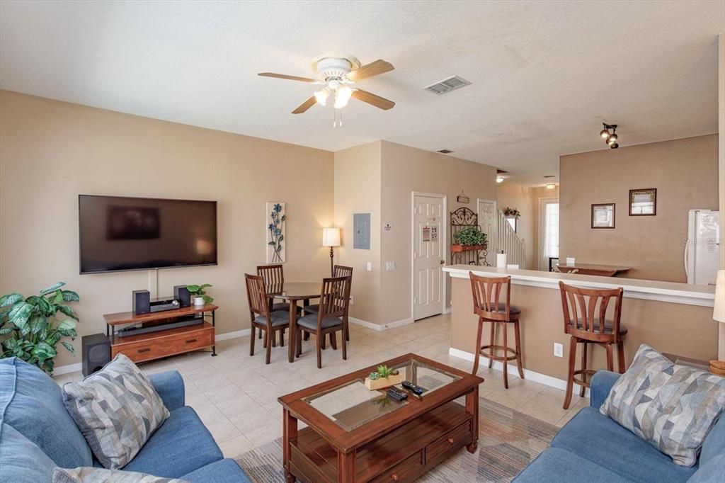 For Sale: $347,500 (3 beds, 3 baths, 1440 Square Feet)