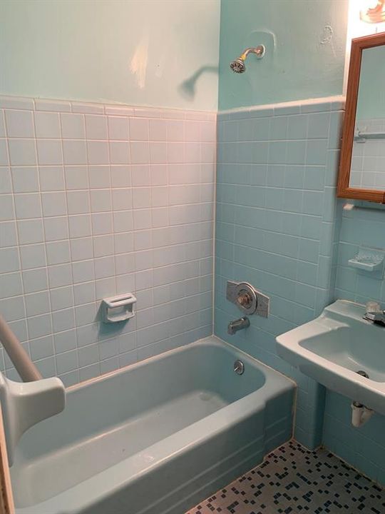 待售: $299,900 (6 贝兹, 0 浴室, 1798 平方英尺)