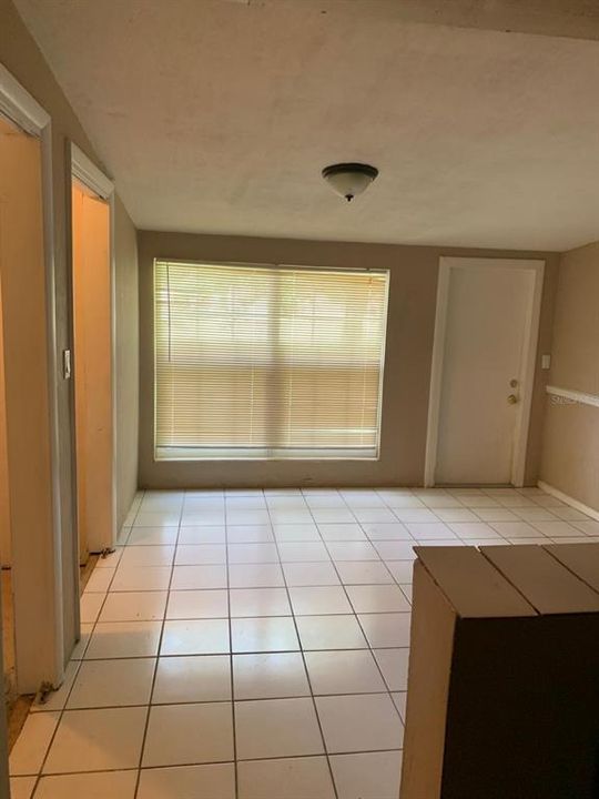 待售: $299,900 (6 贝兹, 0 浴室, 1798 平方英尺)