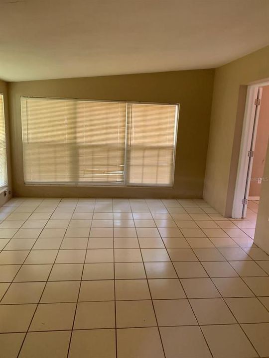 待售: $299,900 (6 贝兹, 0 浴室, 1798 平方英尺)