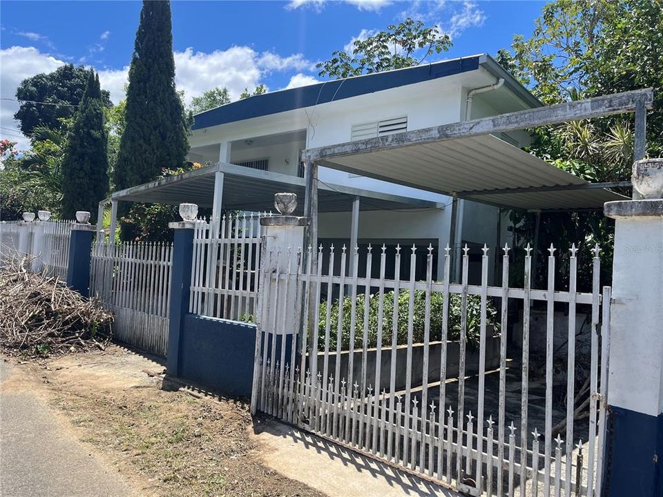 Recently Sold: $165,000 (3 beds, 3 baths, 1935 Square Feet)
