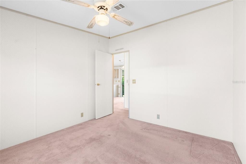 合同活跃: $130,000 (3 贝兹, 2 浴室, 1039 平方英尺)