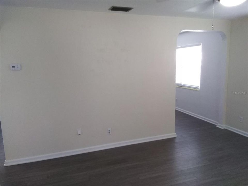 For Rent: $1,595 (2 beds, 1 baths, 824 Square Feet)