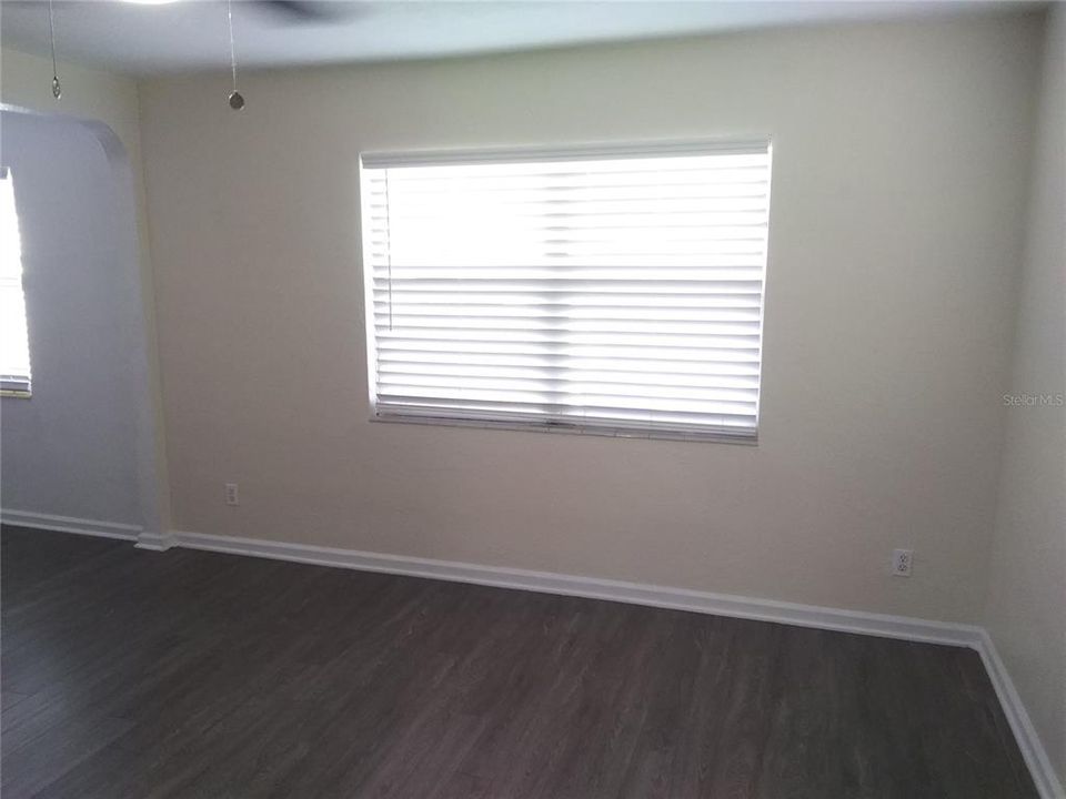 For Rent: $1,595 (2 beds, 1 baths, 824 Square Feet)