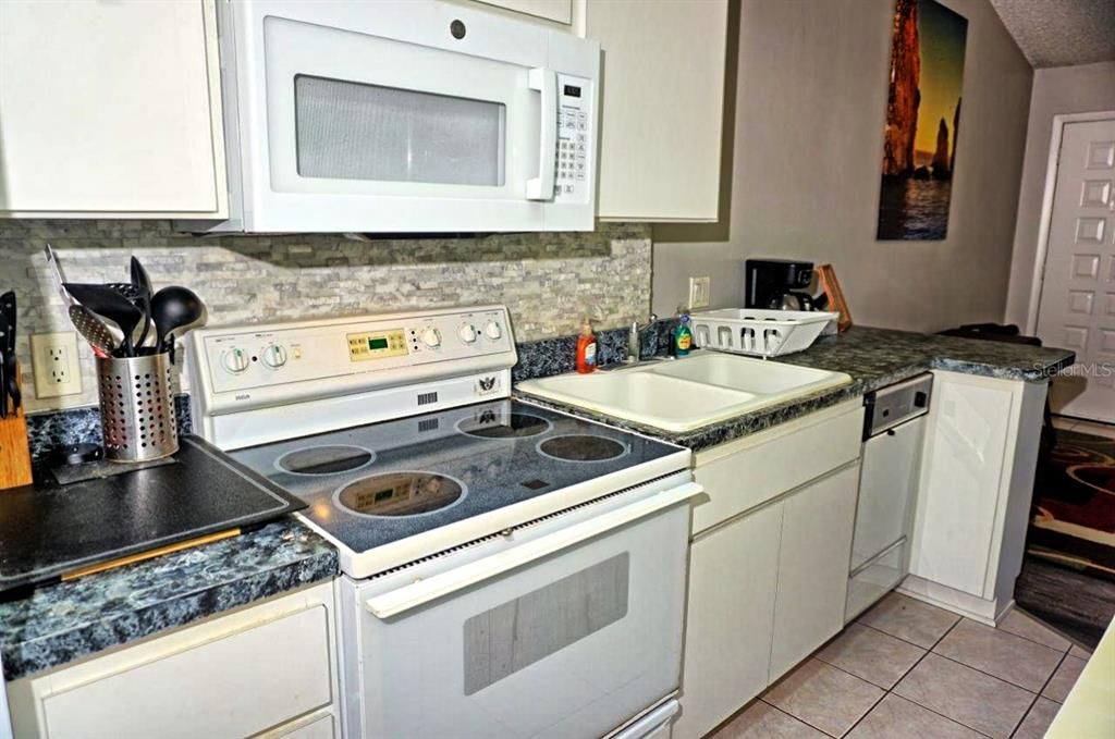 На продажу: $129,900 (1 спален, 1 ванн, 456 Квадратных фут)