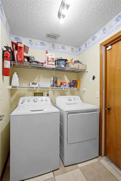 For Sale: $299,900 (3 beds, 2 baths, 1600 Square Feet)