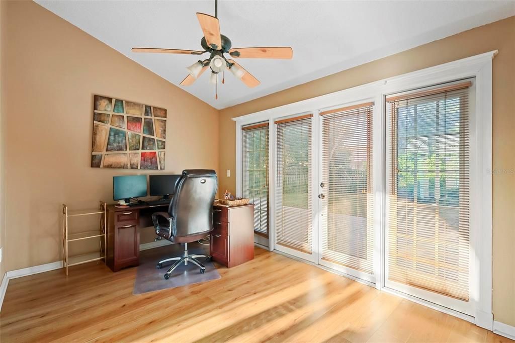 For Sale: $299,900 (3 beds, 2 baths, 1600 Square Feet)