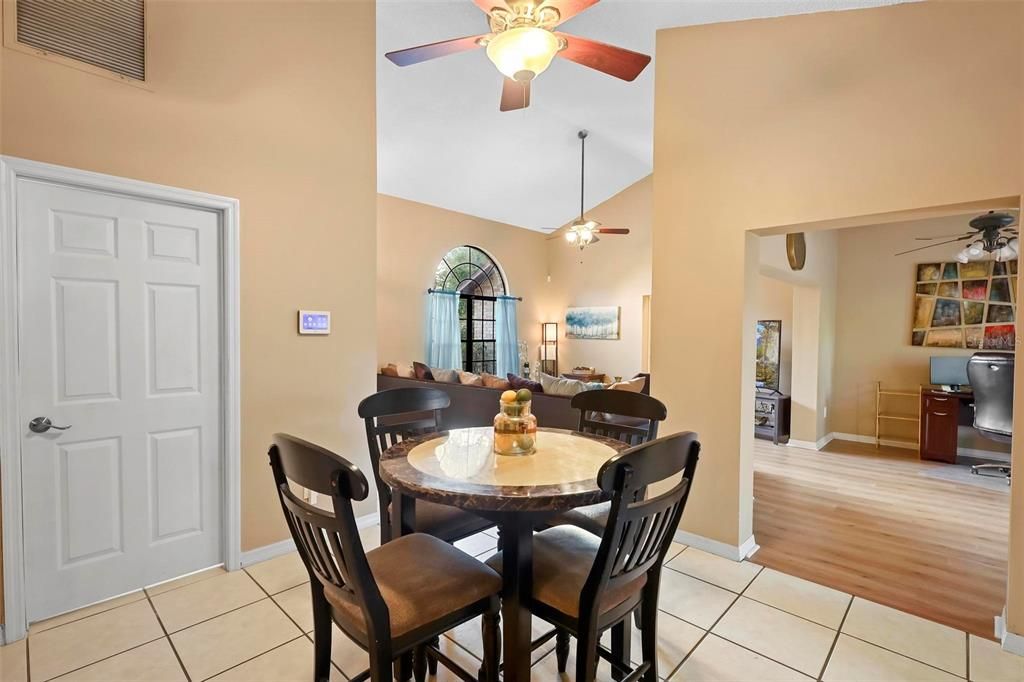 For Sale: $299,900 (3 beds, 2 baths, 1600 Square Feet)