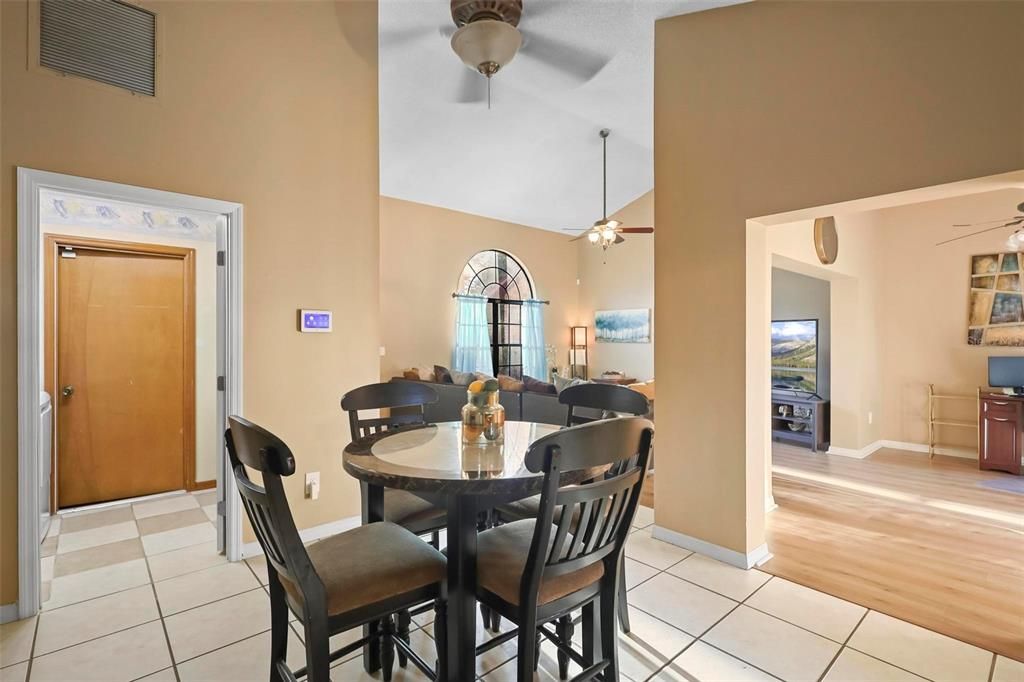 For Sale: $299,900 (3 beds, 2 baths, 1600 Square Feet)