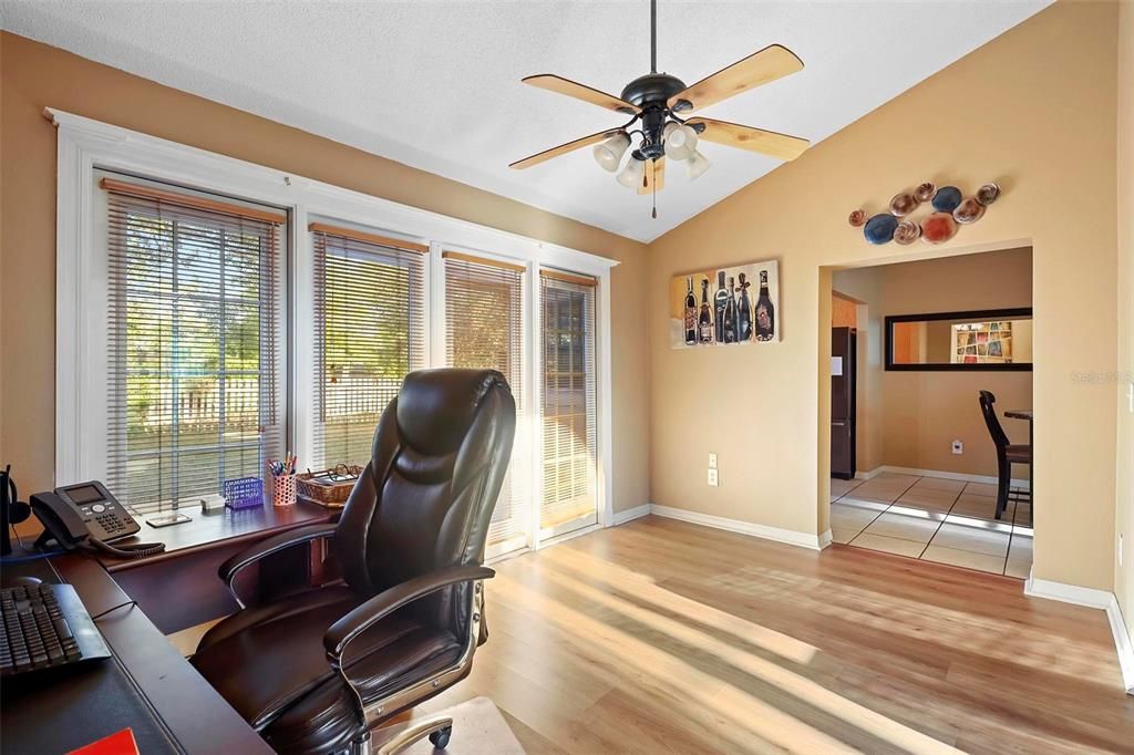 For Sale: $299,900 (3 beds, 2 baths, 1600 Square Feet)