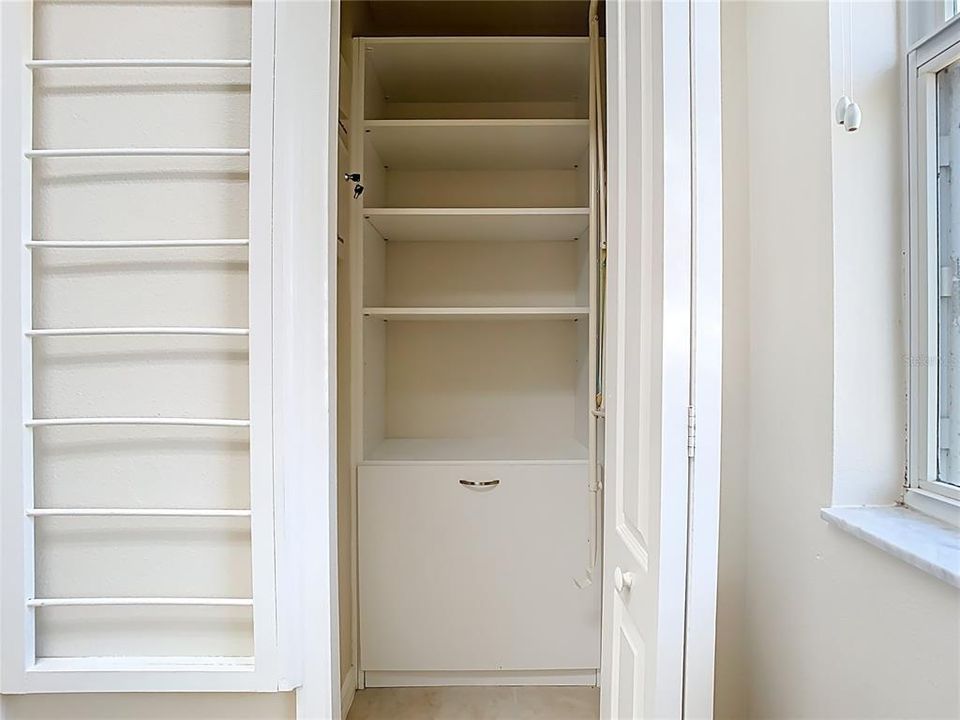 Activo con contrato: $575,000 (5 camas, 4 baños, 3207 Pies cuadrados)