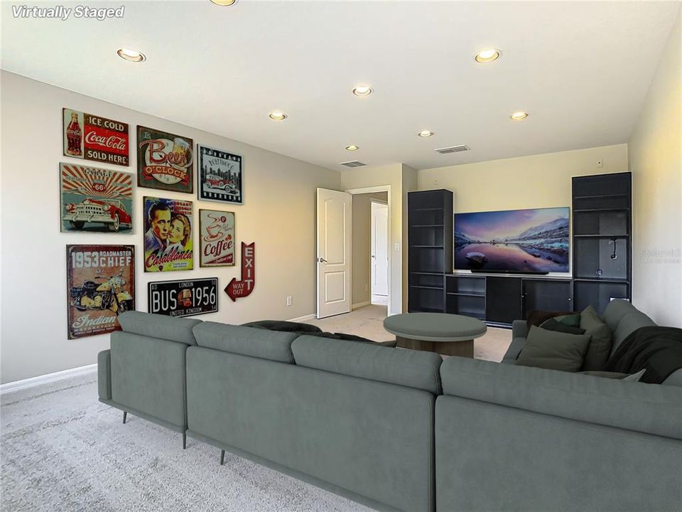 Activo con contrato: $575,000 (5 camas, 4 baños, 3207 Pies cuadrados)