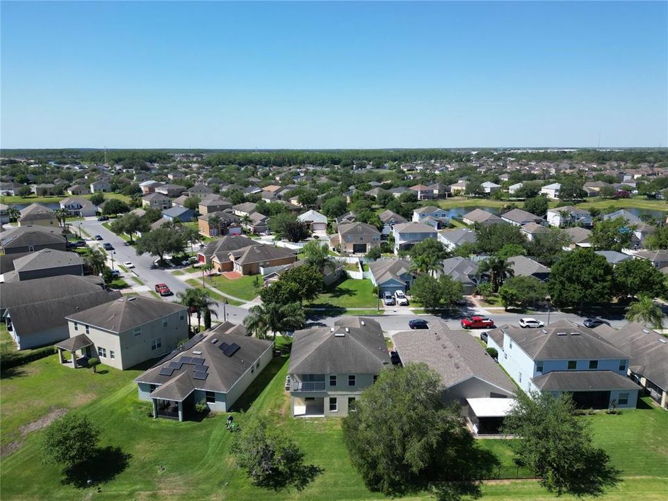 Activo con contrato: $575,000 (5 camas, 4 baños, 3207 Pies cuadrados)