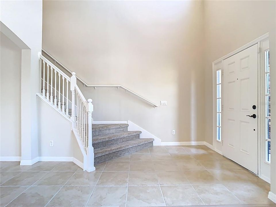 Activo con contrato: $575,000 (5 camas, 4 baños, 3207 Pies cuadrados)