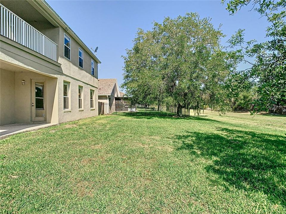 Activo con contrato: $575,000 (5 camas, 4 baños, 3207 Pies cuadrados)