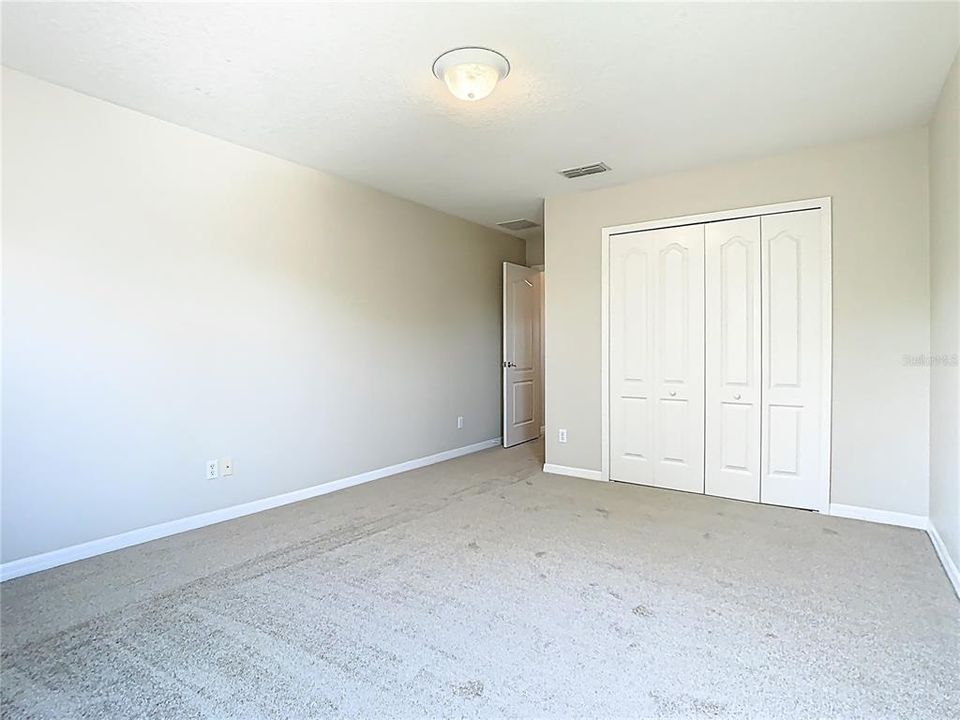 Activo con contrato: $575,000 (5 camas, 4 baños, 3207 Pies cuadrados)