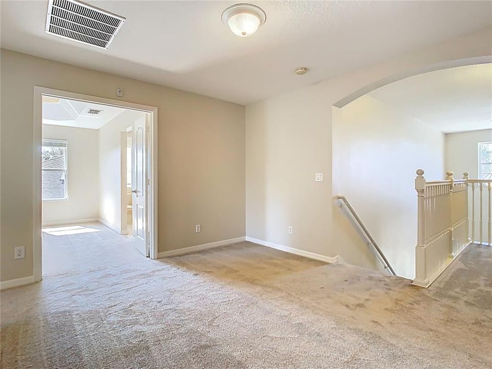 Activo con contrato: $575,000 (5 camas, 4 baños, 3207 Pies cuadrados)