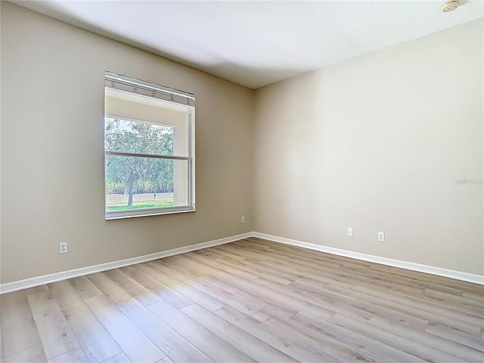 Activo con contrato: $575,000 (5 camas, 4 baños, 3207 Pies cuadrados)