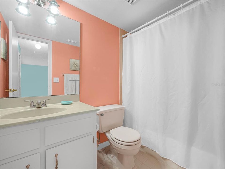 For Sale: $139,900 (2 beds, 2 baths, 1185 Square Feet)