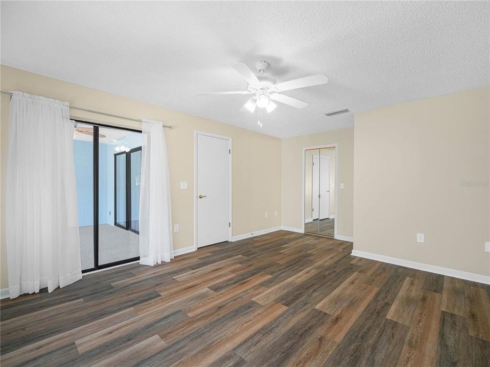 For Sale: $139,900 (2 beds, 2 baths, 1185 Square Feet)