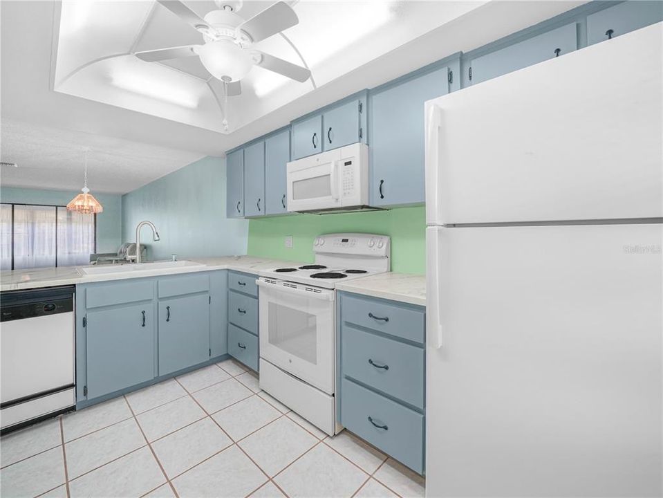 For Sale: $139,900 (2 beds, 2 baths, 1185 Square Feet)