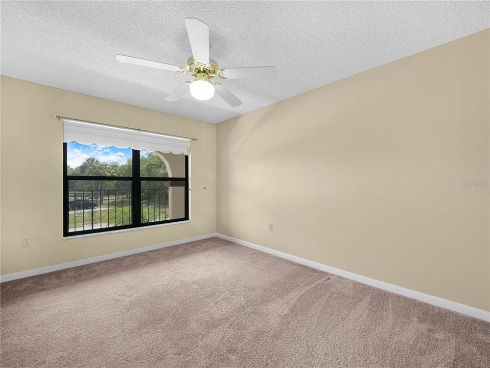 For Sale: $139,900 (2 beds, 2 baths, 1185 Square Feet)